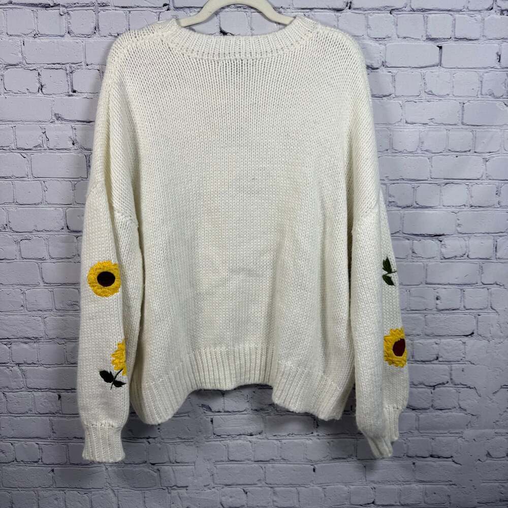 Forever 21 Sunflower Embroidered Sweater Size Large - Picture 3 of 5
